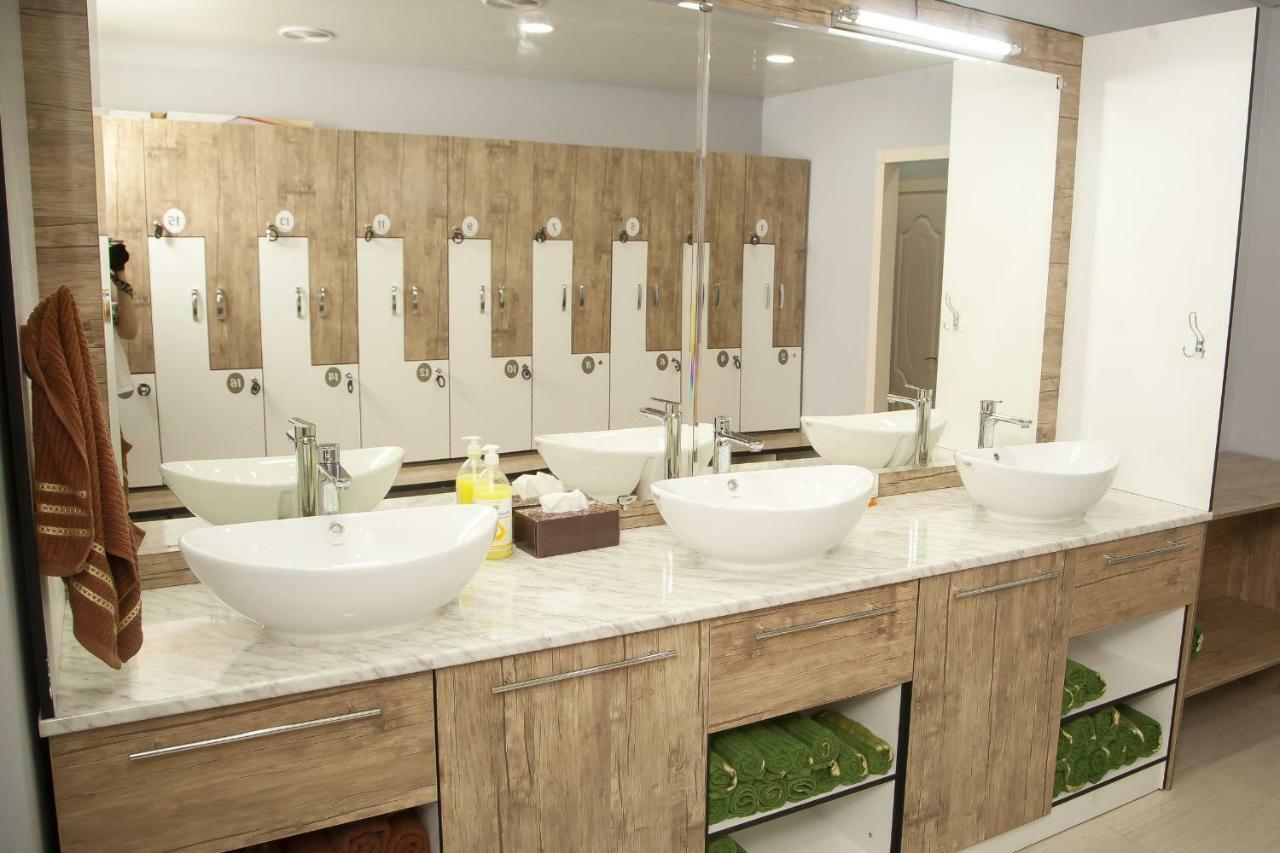 Wantong Hotel Tashkent Esterno foto