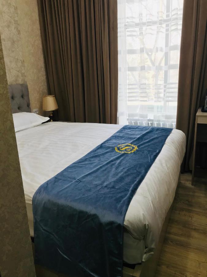 Wantong Hotel Tashkent Esterno foto